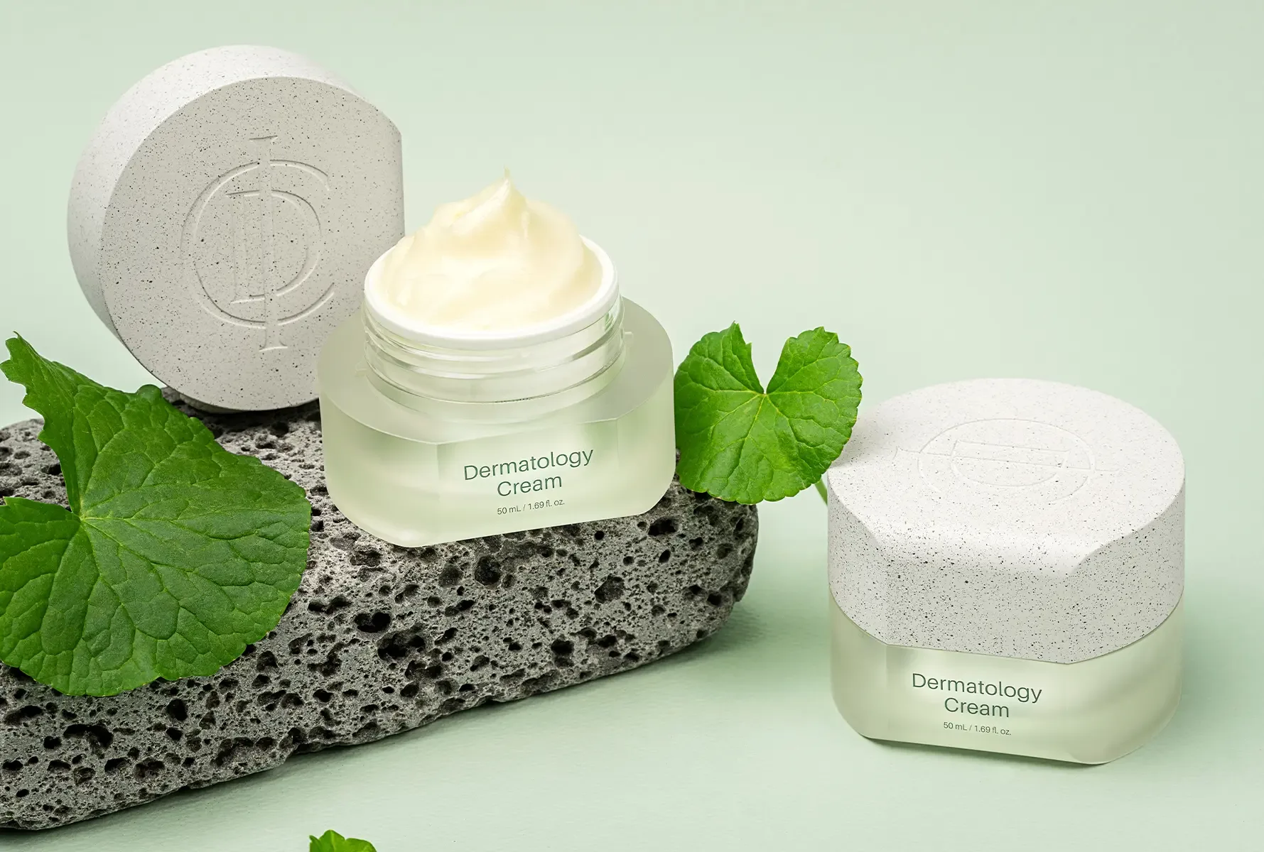 Dermatology Cream, RIMAN, sobre piedra pómez y hojas de centella